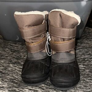 Cat & Jack Target Thermolite Lining Waterproof Black & Brown